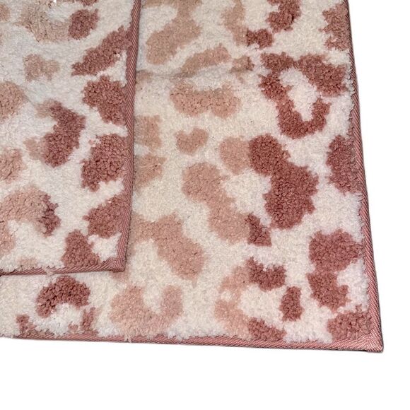 Juicy Couture Set of 2 Pink Ombre Leopard Print Absorbent Quick Dry Bath Mats - Picture 7 of 15
